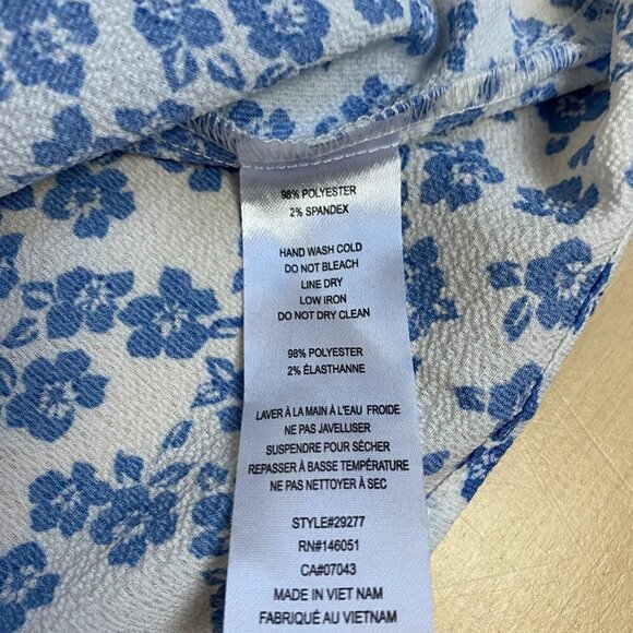 MONTEAU Top New XSmall Blue Flowers BNWT Scalloped - Picture 6 of 6